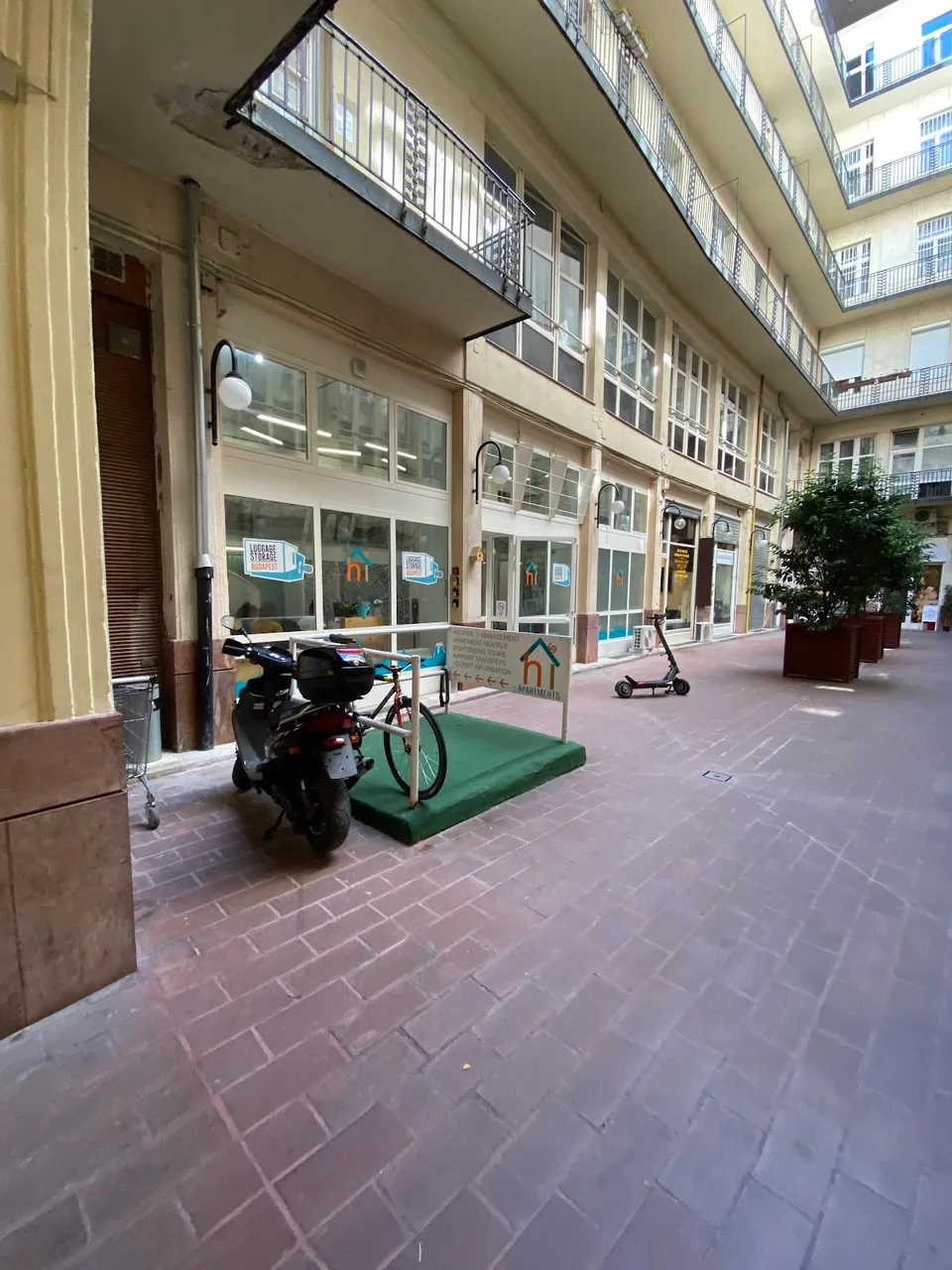 Luggage Storage Budapest Hi5 - image 6