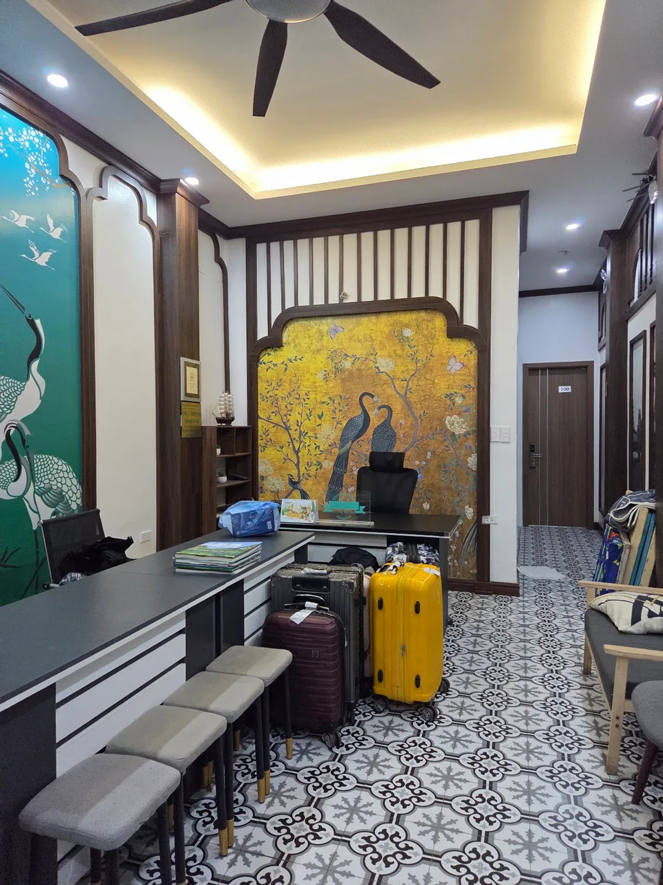 The Queen Luggage Storage 33 - image 2