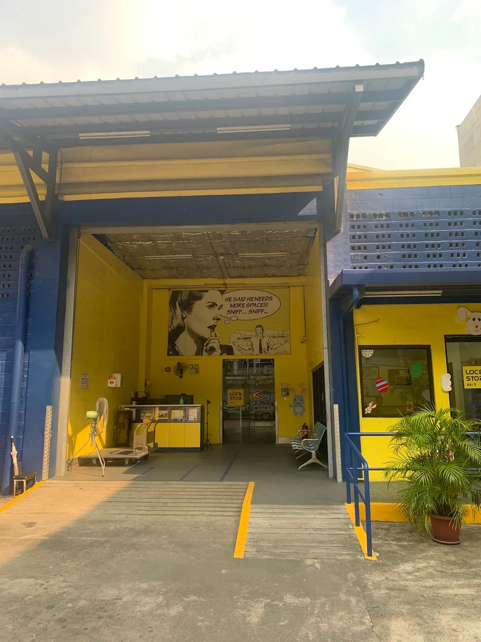 Loc&Stor 24/7 Storage Space For Rent Urban Makati Philippines - image 3