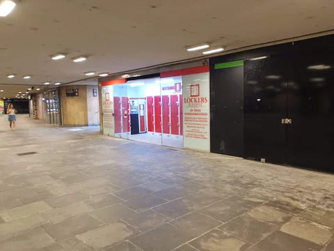 Lockers Budapest Luggage Storage - image 8
