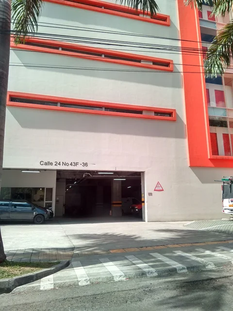 U-Storage Medellín Sede Ciudad del Río — 4