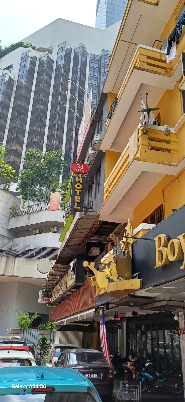 The 33Star Luggage Storage Service - image 2