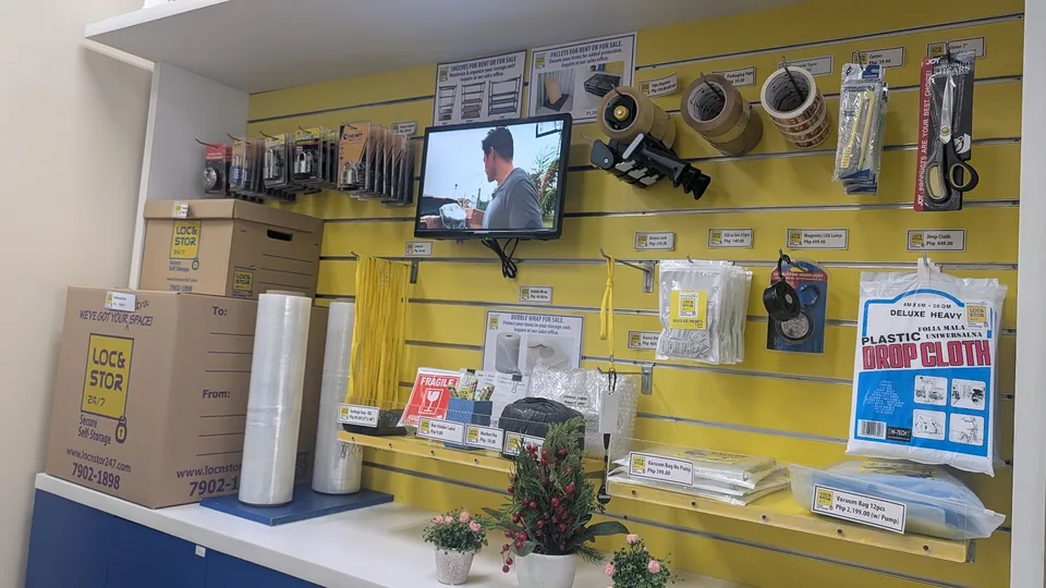 Loc&Stor 24/7 Storage Space For Rent JP Rizal Makati Philippines - image 8