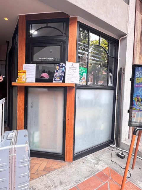 여행 가방 및 수하물 보관소