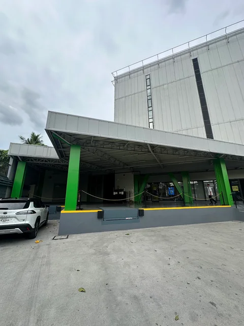 Loc&Stor 24/7 Storage Space For Rent JP Rizal Makati Philippines - image 2