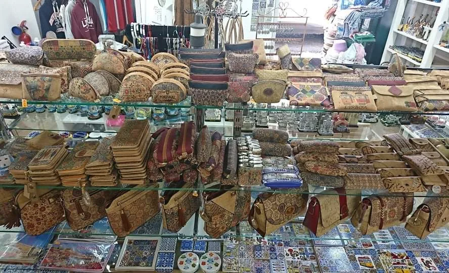 Alfama Collections (Souvenirs & Luggage Storage Facility) - image 5