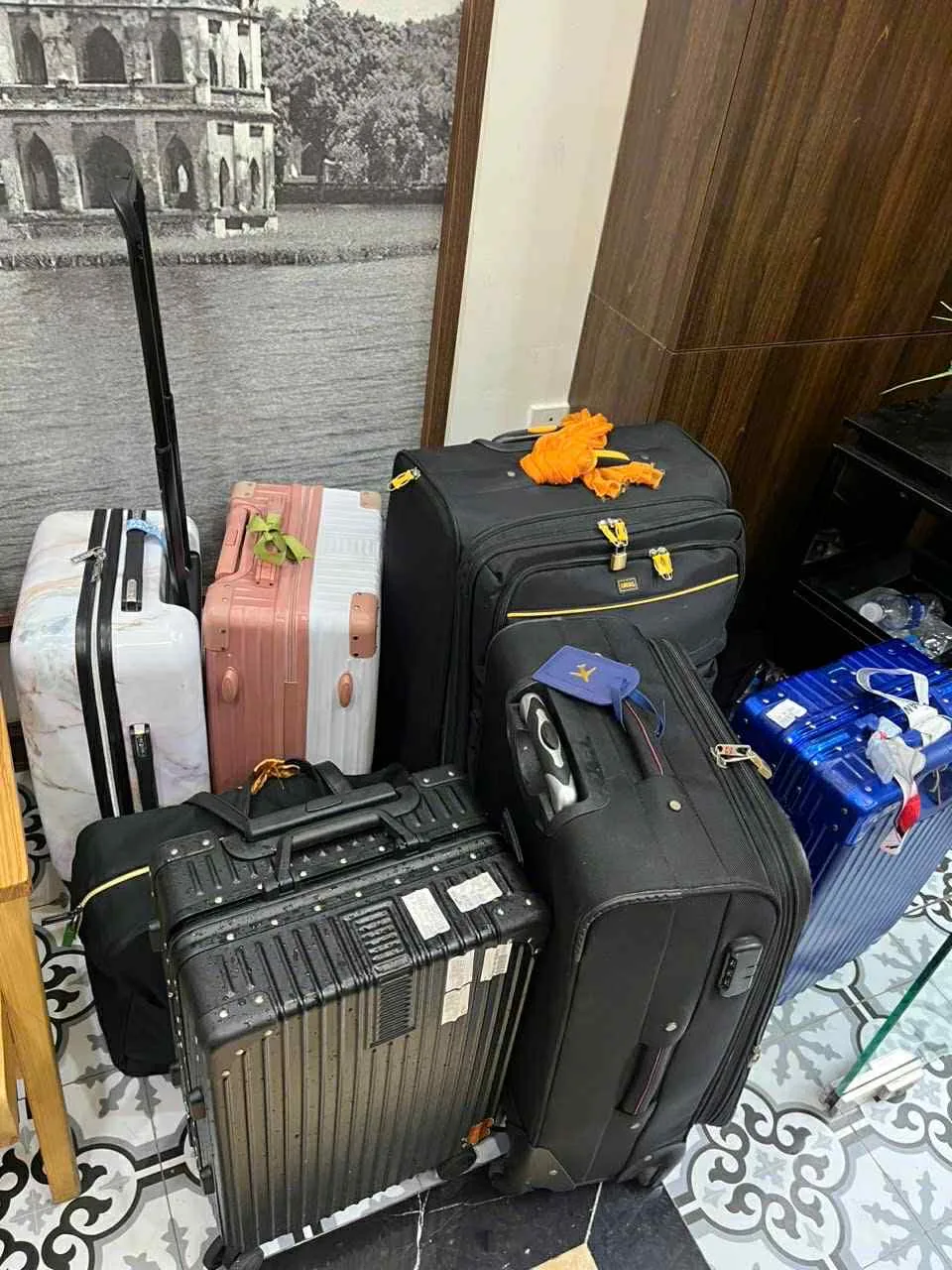 The Queen Luggage Storage 33 - image 8