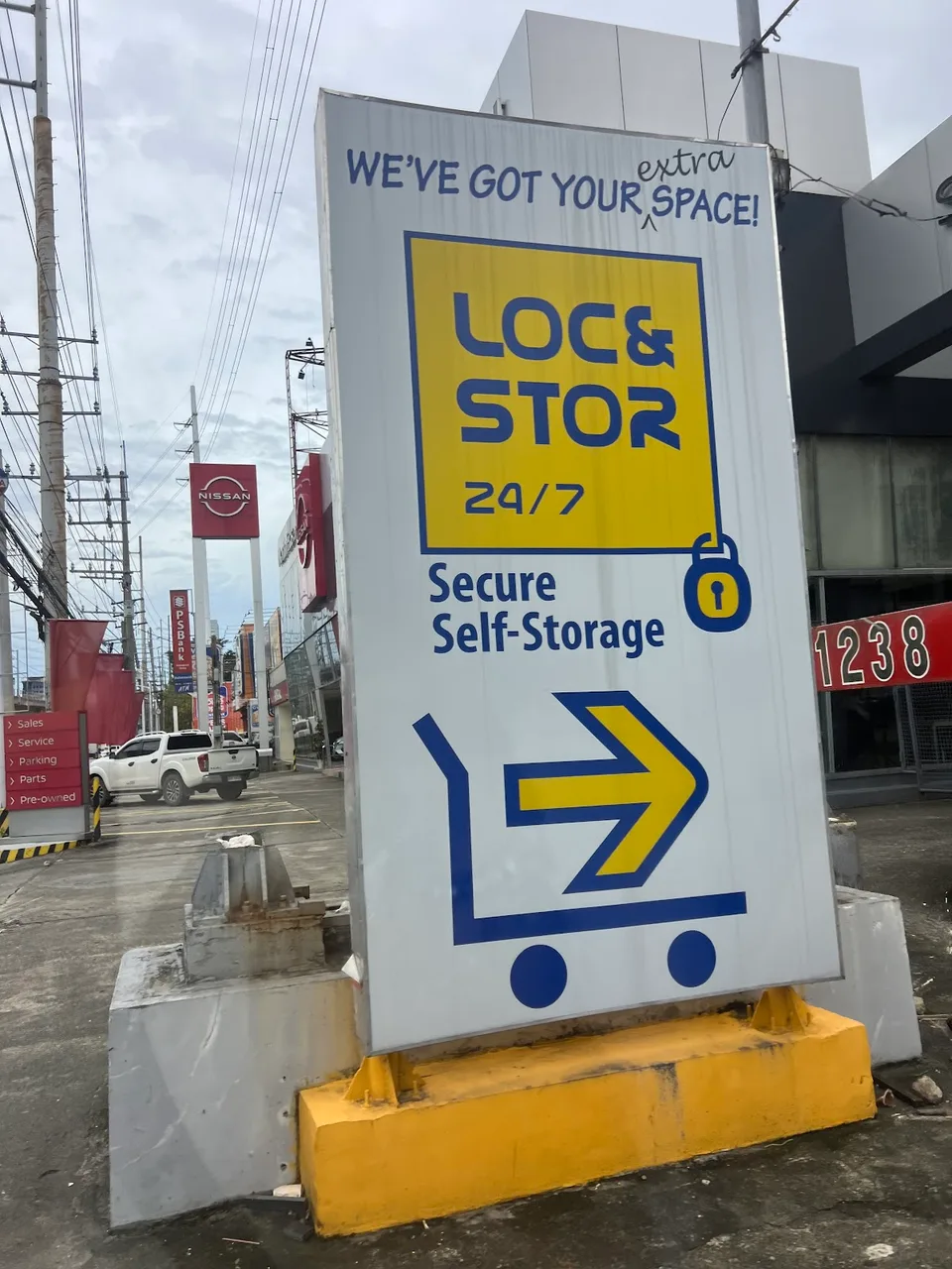 Loc&Stor 24/7 Storage Space For Rent North EDSA Quezon City Philippines - image 7