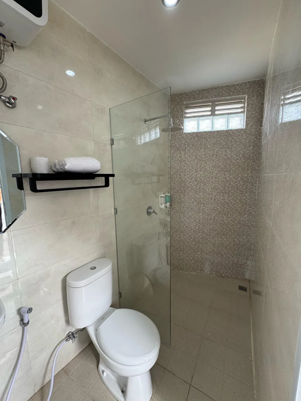 Bali Luggage Storage and Shower - Penitipan Koper, Tas & Tempat Mandi - Luggage Van Service by BTS - image 2