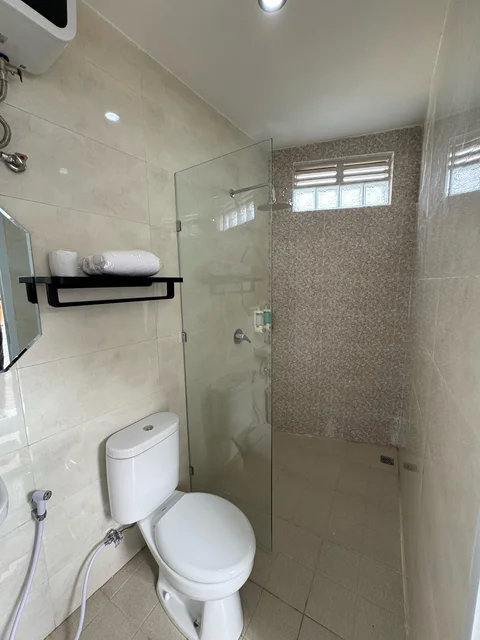 Bali Luggage Storage and Shower - Penitipan Koper, Tas & Tempat Mandi - Luggage Van Service by BTS — 2