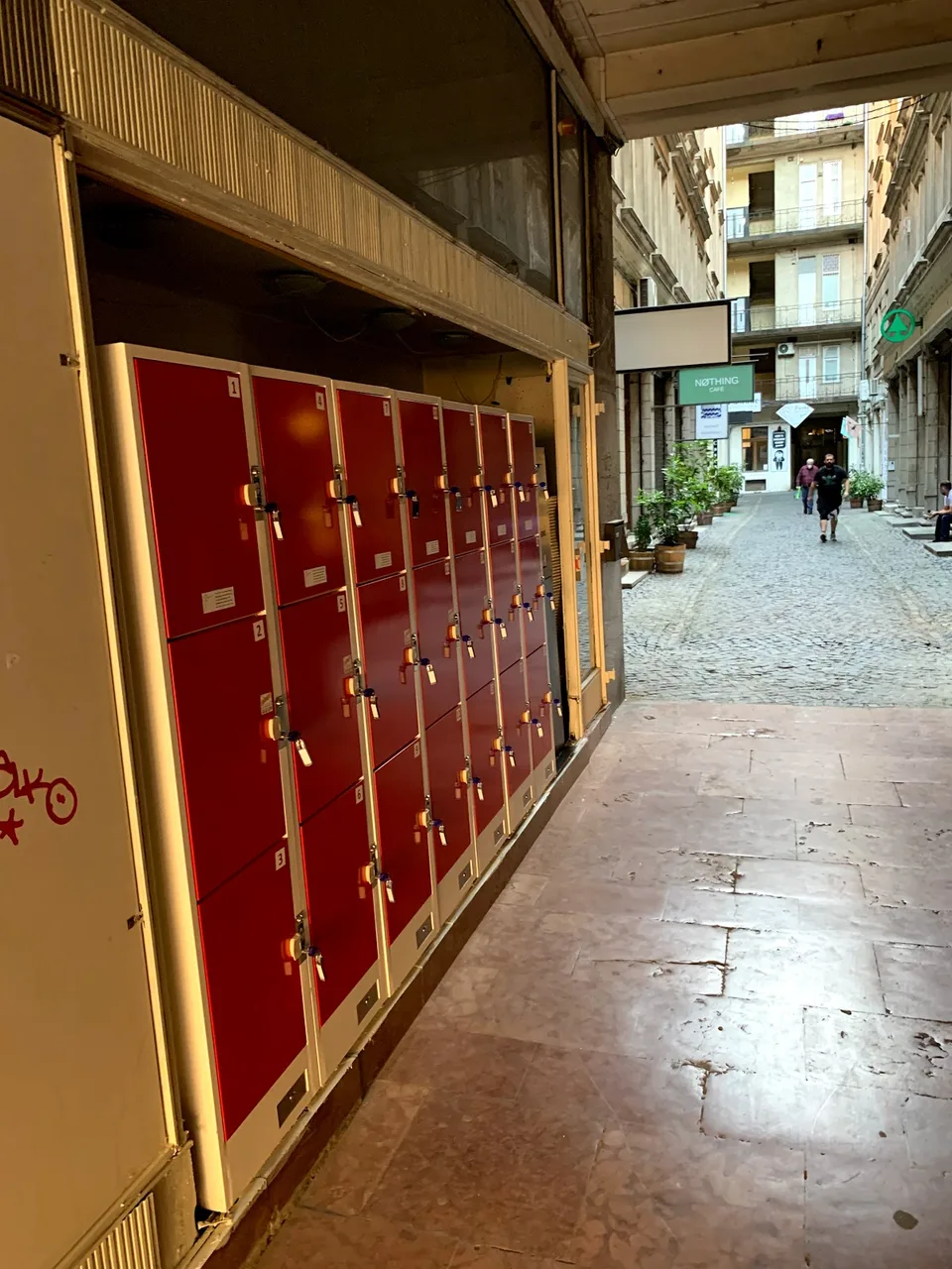 Lockers Budapest Luggage Storage - image 3
