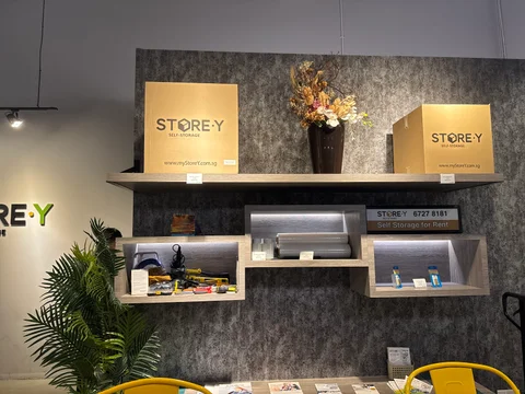 Store-Y Self Storage - image 4