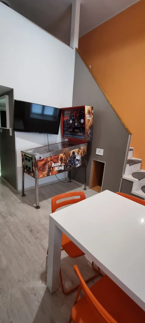 LUGGAGE STORAGE @ happy office property management - image 7