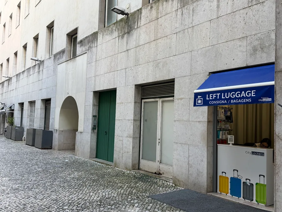 Luggage Storage - Chiado - image 3