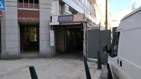 Luggage Storage Budapest Hi5 - image 4