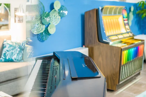 LUGGAGE STORAGE @ happy office property management - image 4