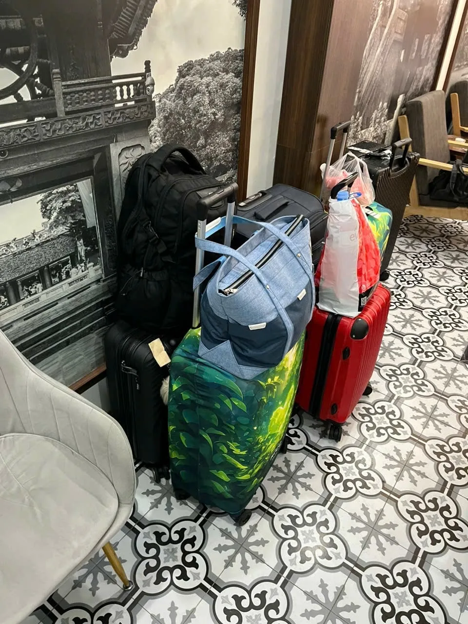 The Queen Luggage Storage 33 - image 7