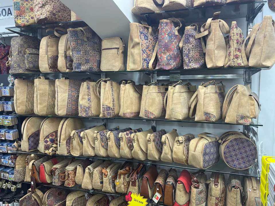 Alfama Collections (Souvenirs & Luggage Storage Facility) - image 4