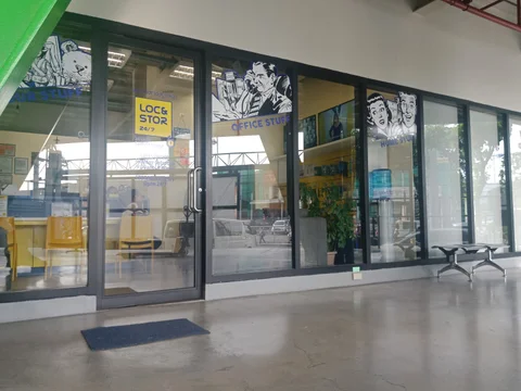 Loc&Stor 24/7 Storage Space For Rent JP Rizal Makati Philippines - image 1