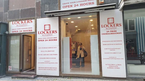 Lockers Budapest Luggage Storage - image 3