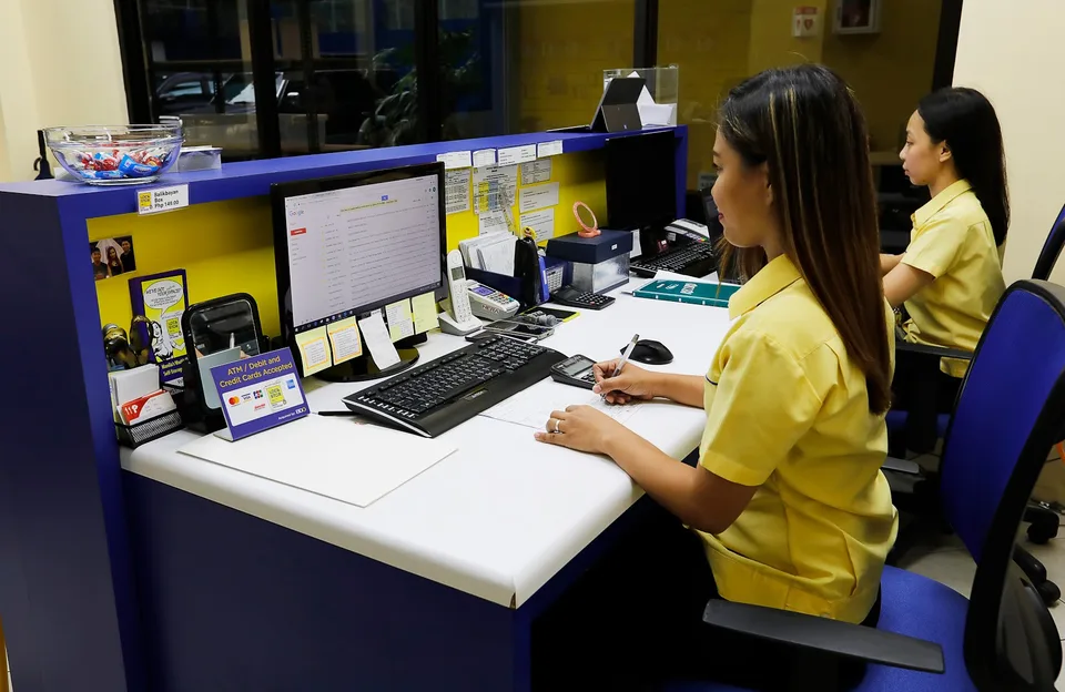 Loc&Stor 24/7 Storage Space For Rent Urban Makati Philippines - image 7