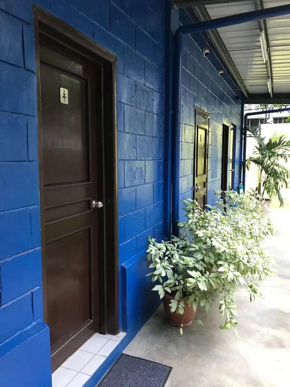 Loc&Stor 24/7 Storage Space For Rent Urban Makati Philippines - image 8