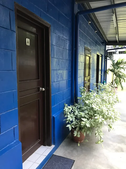 Loc&Stor 24/7 Storage Space For Rent Urban Makati Philippines - image 8