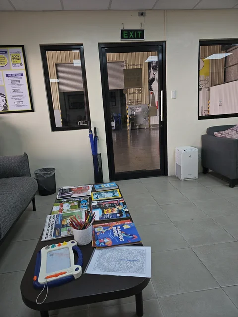 Loc&Stor 24/7 Storage Space For Rent Sucat Philippines - image 4