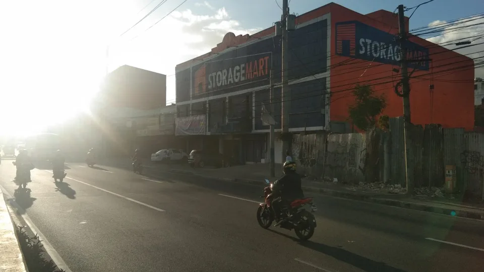 StorageMart EDSA Bangkal Storage Space Rental Makati City Philippines - image 3
