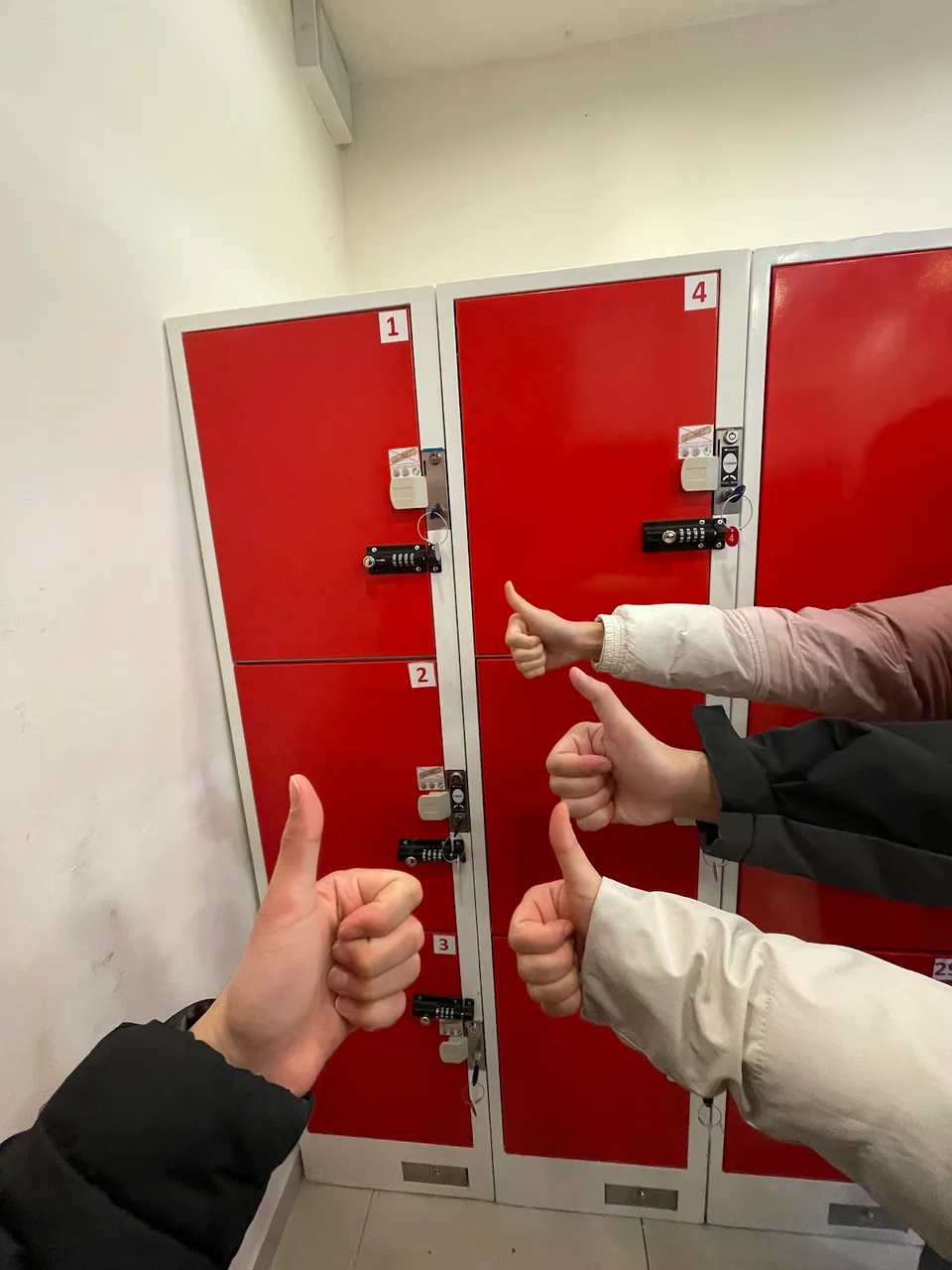 Lockers Budapest Luggage Storage - image 8