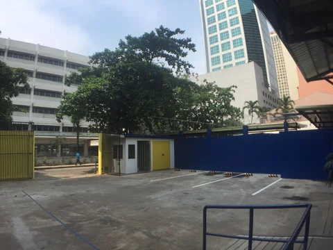 Loc&Stor 24/7 Storage Space For Rent Urban Makati Philippines - image 4