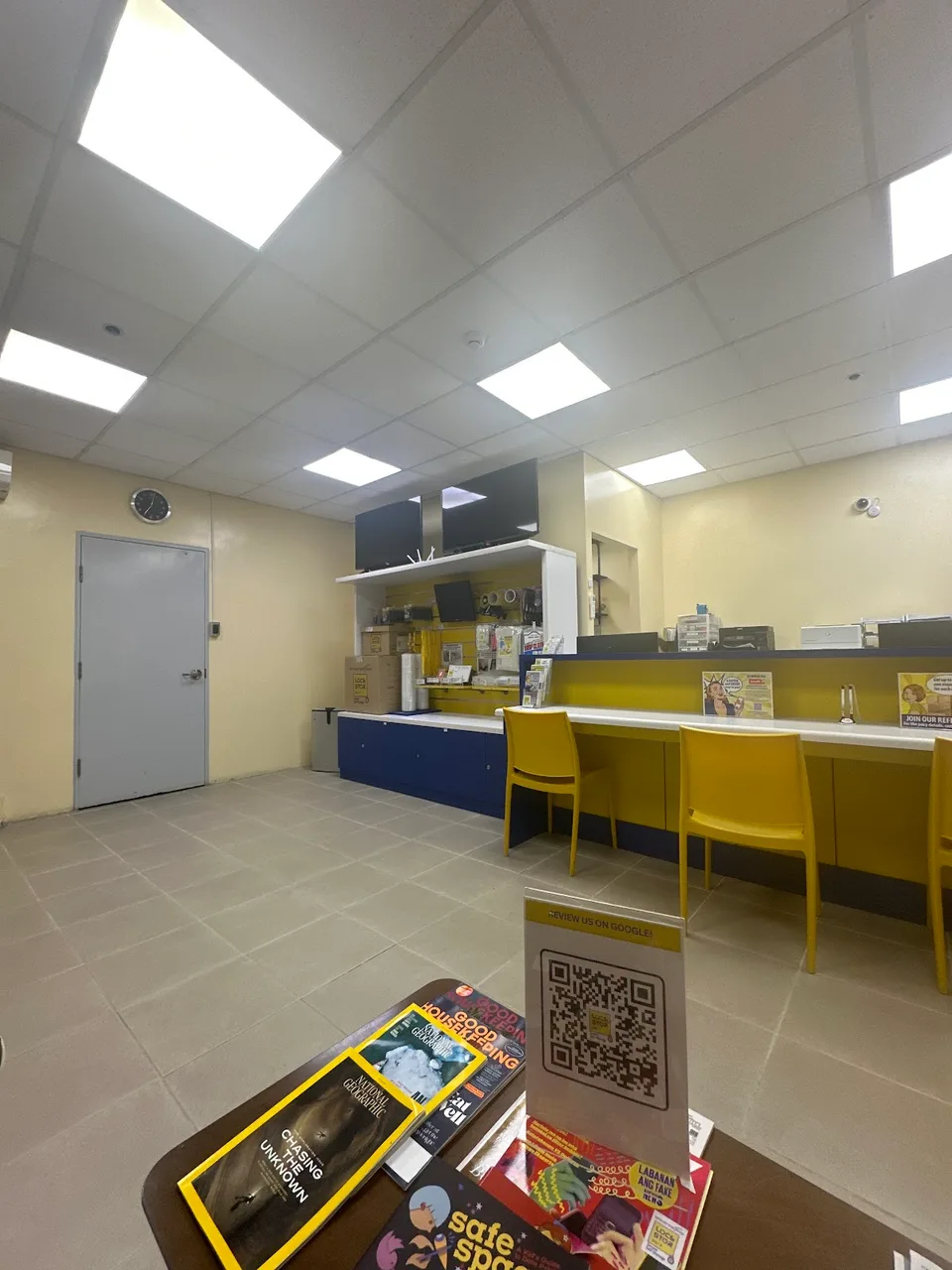 Loc&Stor 24/7 Storage Space For Rent North EDSA Quezon City Philippines - image 5