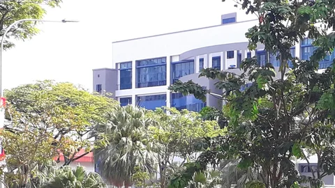 StorHub Self Storage - Woodlands - image 6